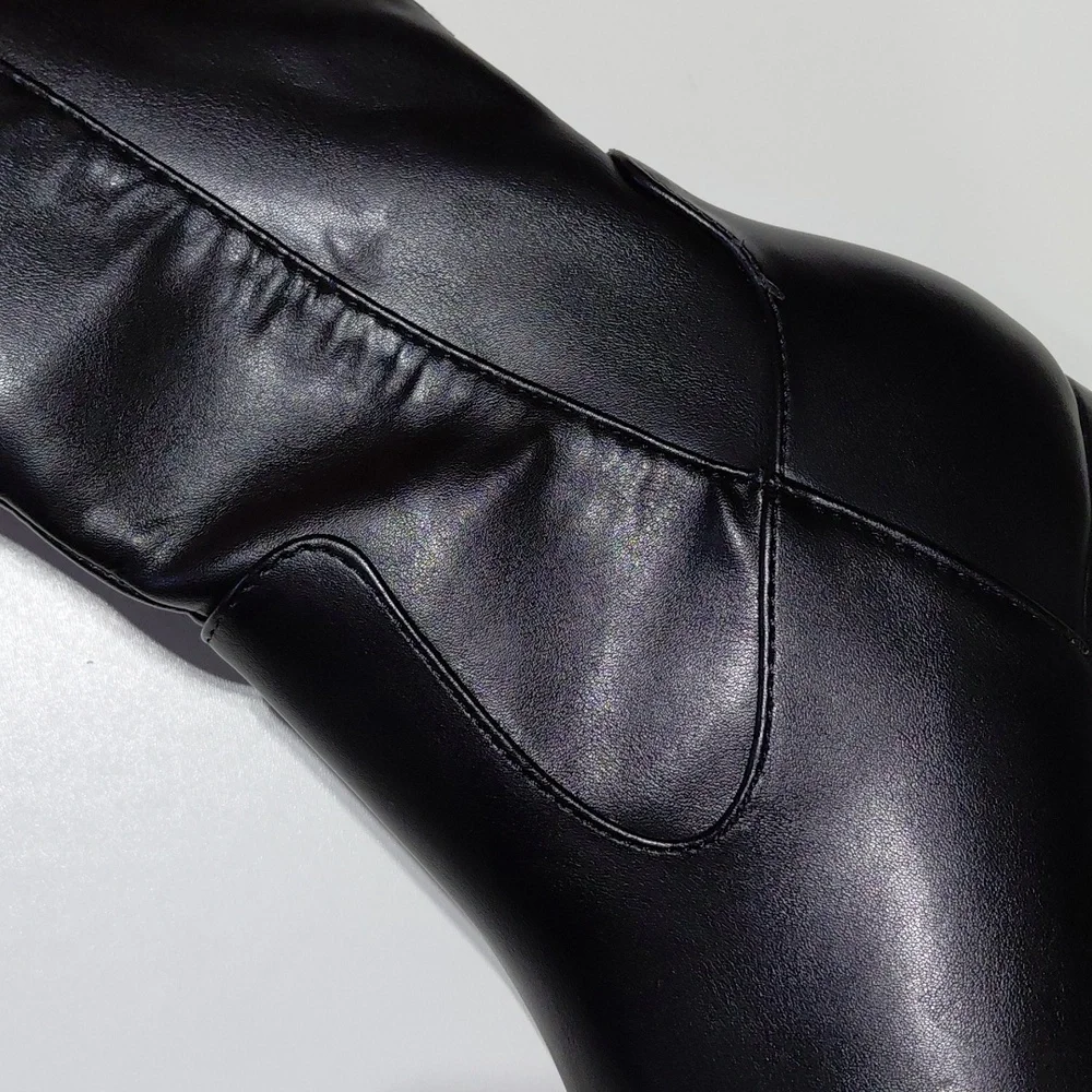 ANNIE KLEIN Women's Black  Square-Toe Boots Size 7.5M